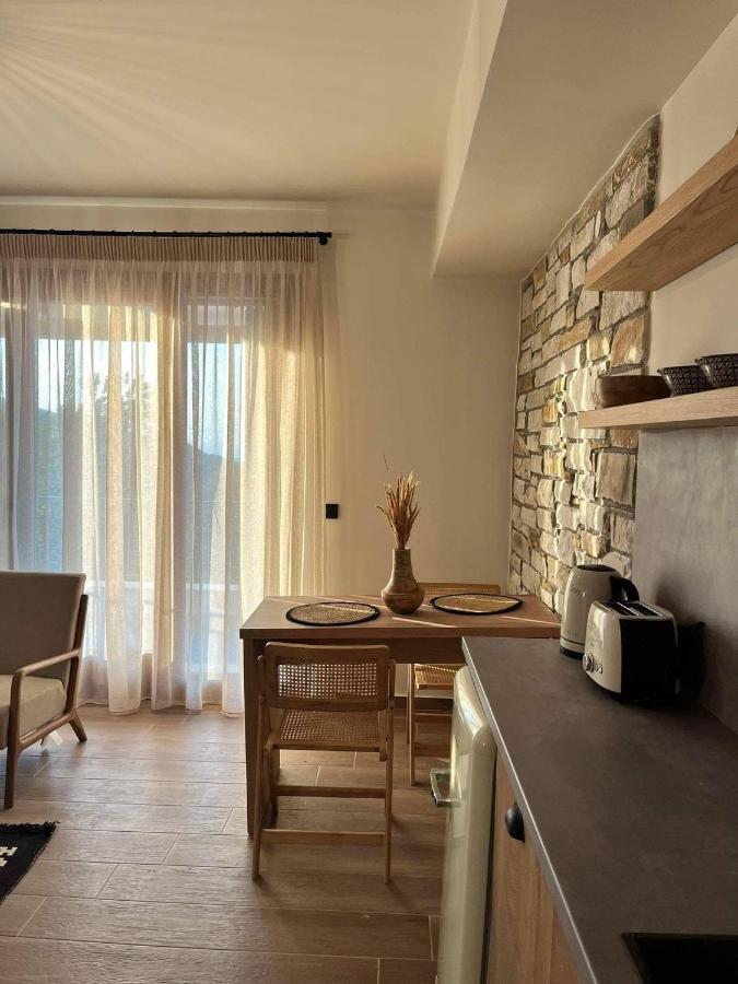 Peri Elxis Luxury Suites Mourésion Exteriér fotografie